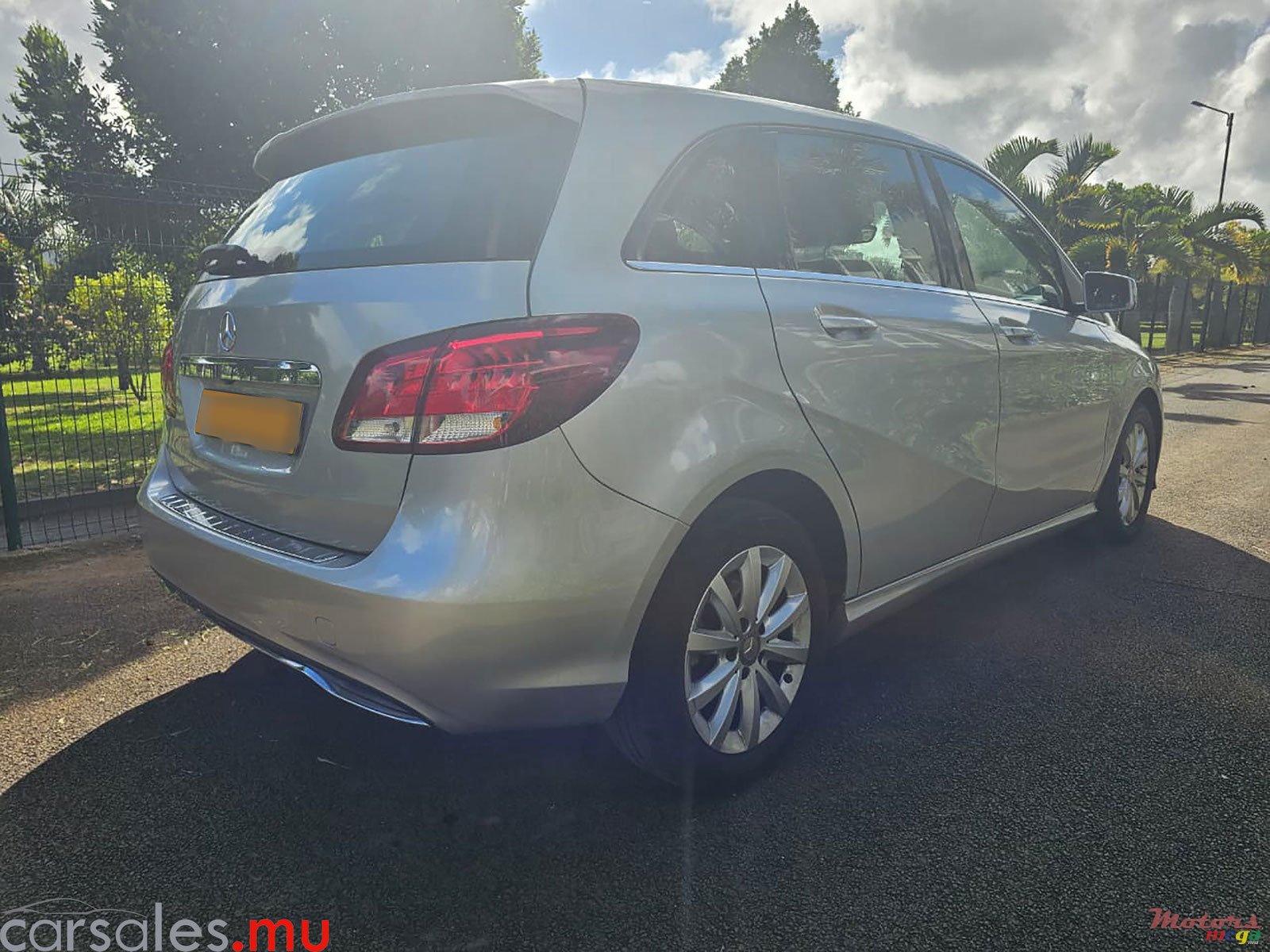 2016' Mercedes-Benz B 180 Style 1.6 photo #4