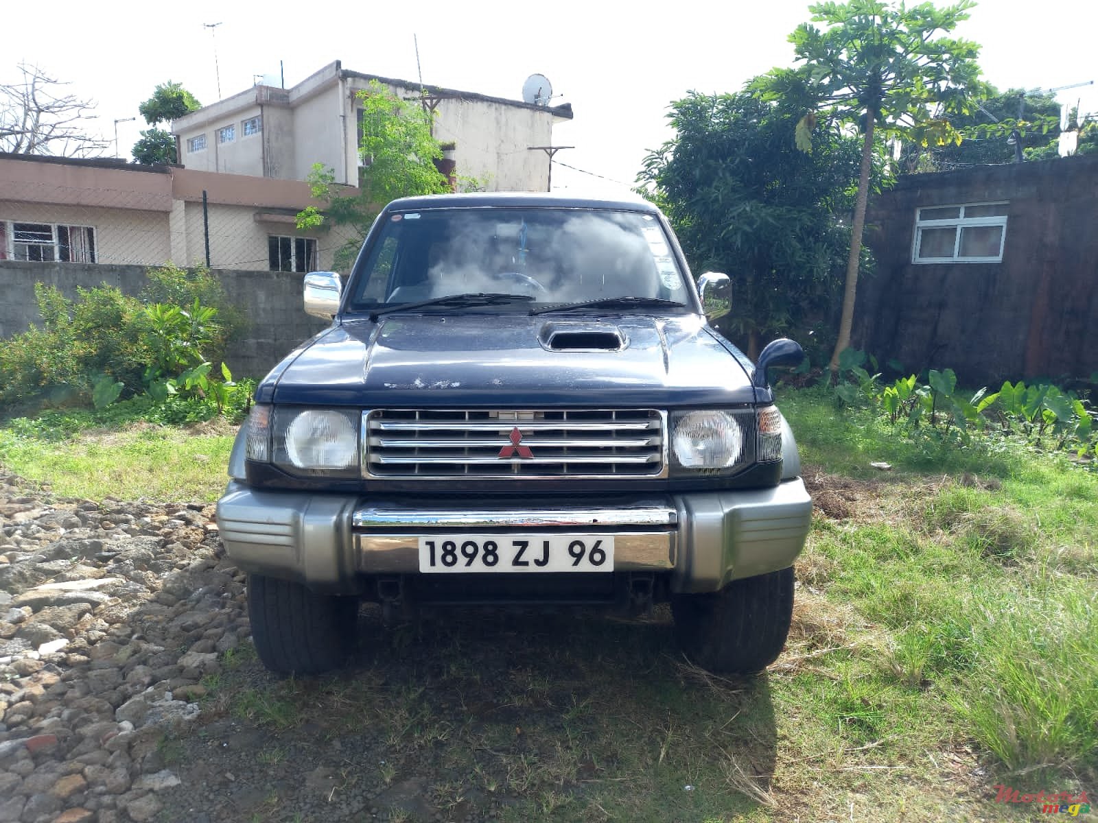 1996' Mitsubishi Pajero photo #3