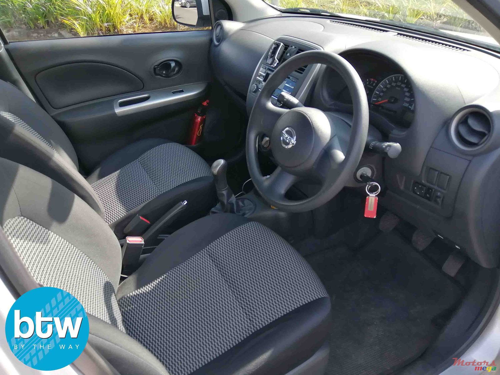 2016' Nissan March photo #6