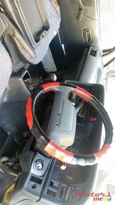 1994' Toyota HiAce photo #3