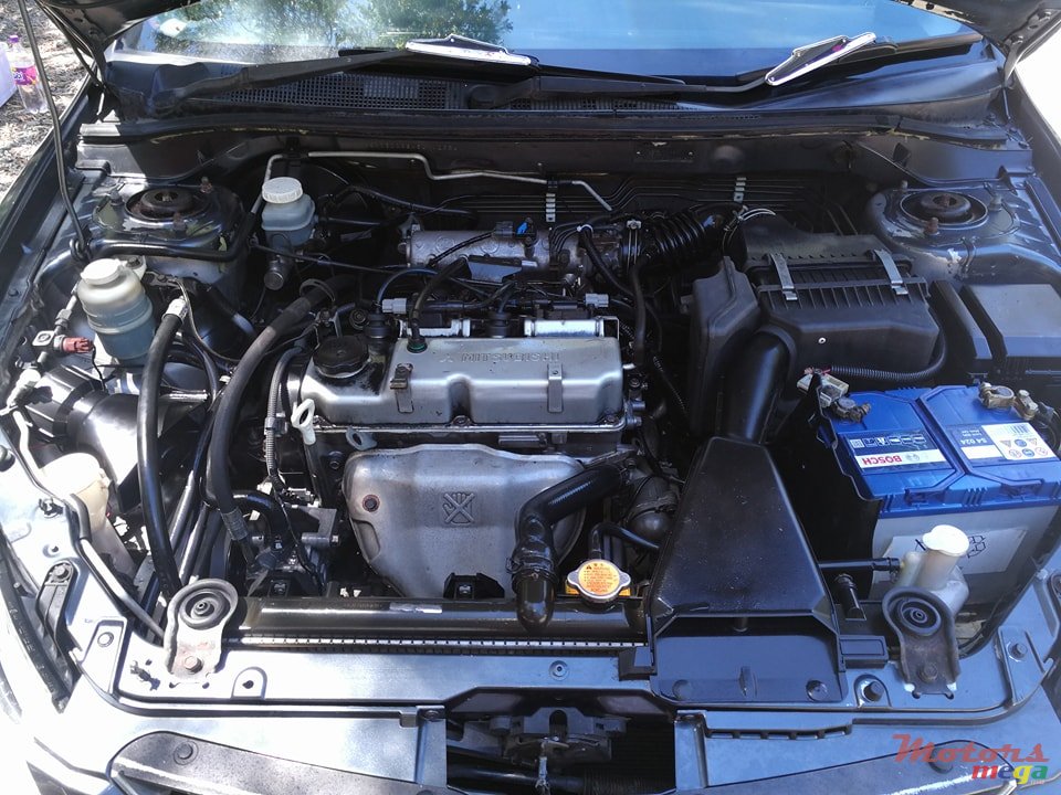 2005' Mitsubishi Lancer photo #7