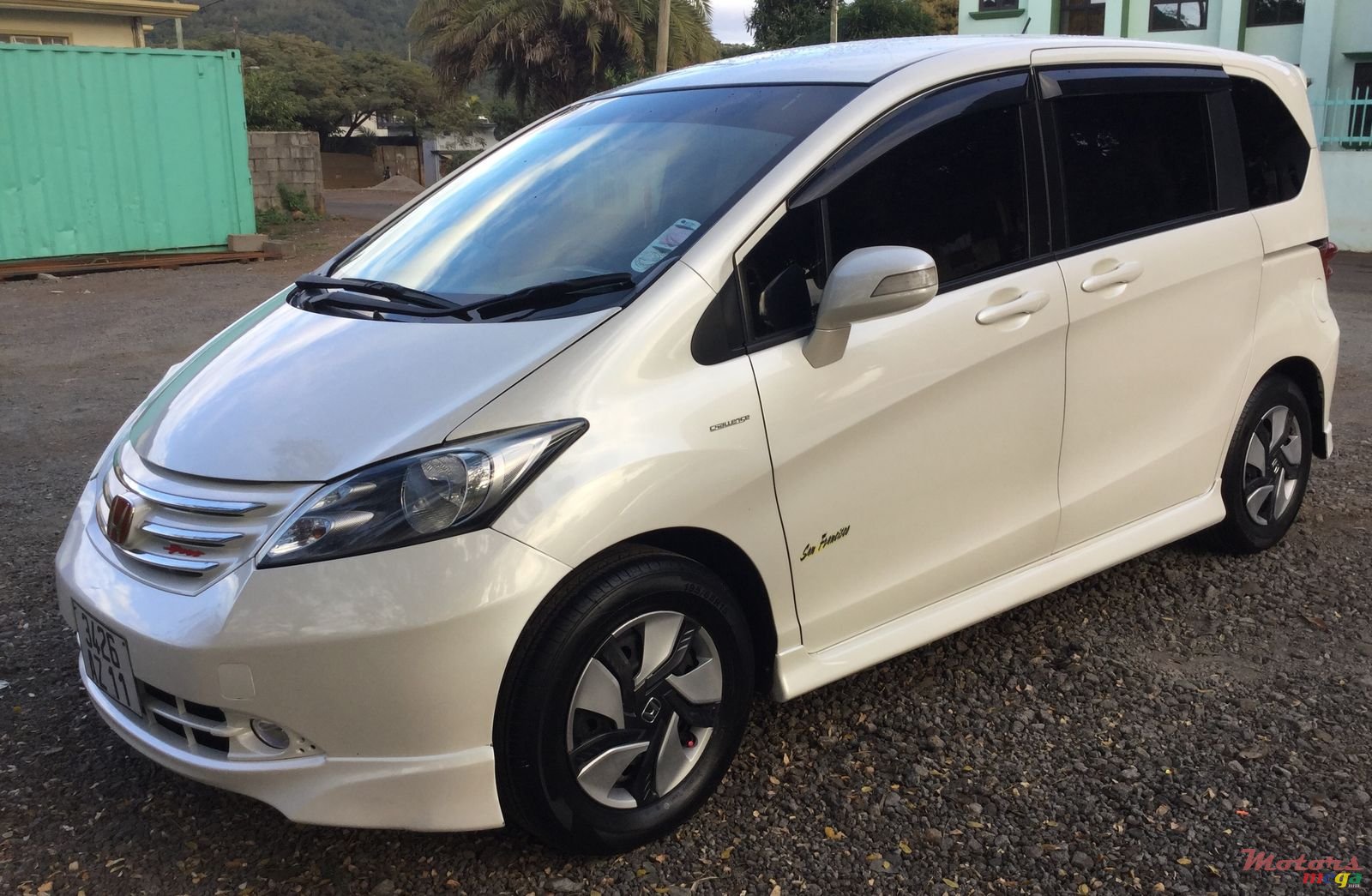 2011' Honda Freed photo #2