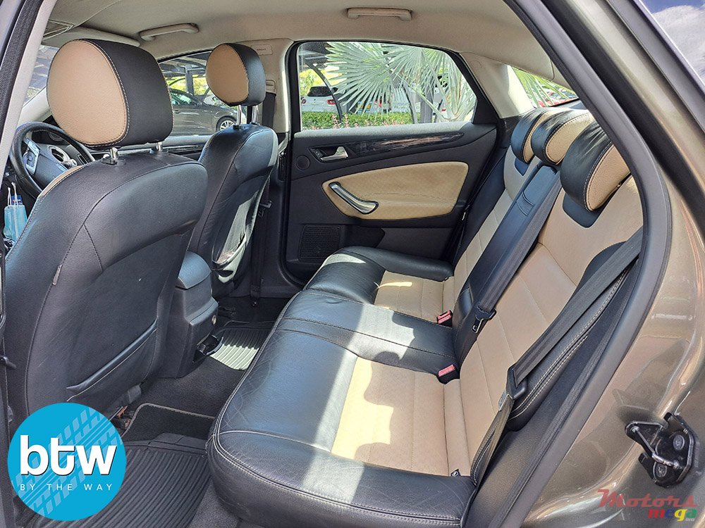 2014' Ford Mondeo photo #4