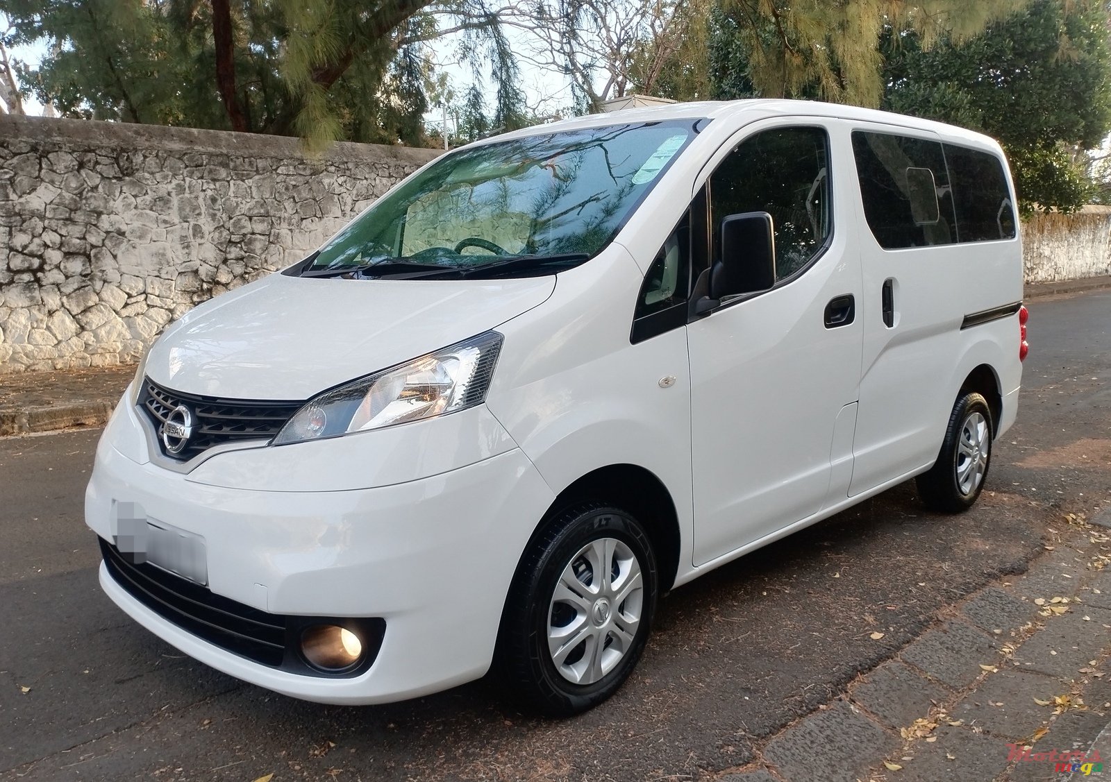 2017' Nissan photo #1