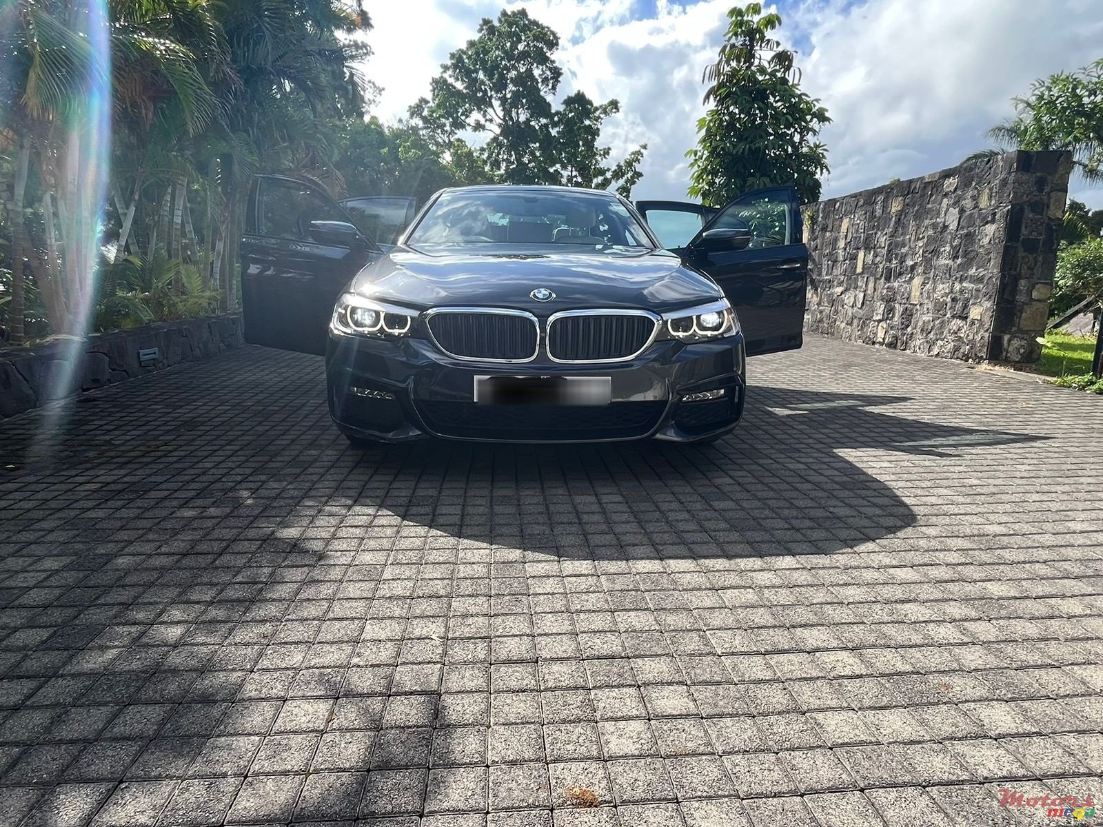 2018' BMW 530 photo #7