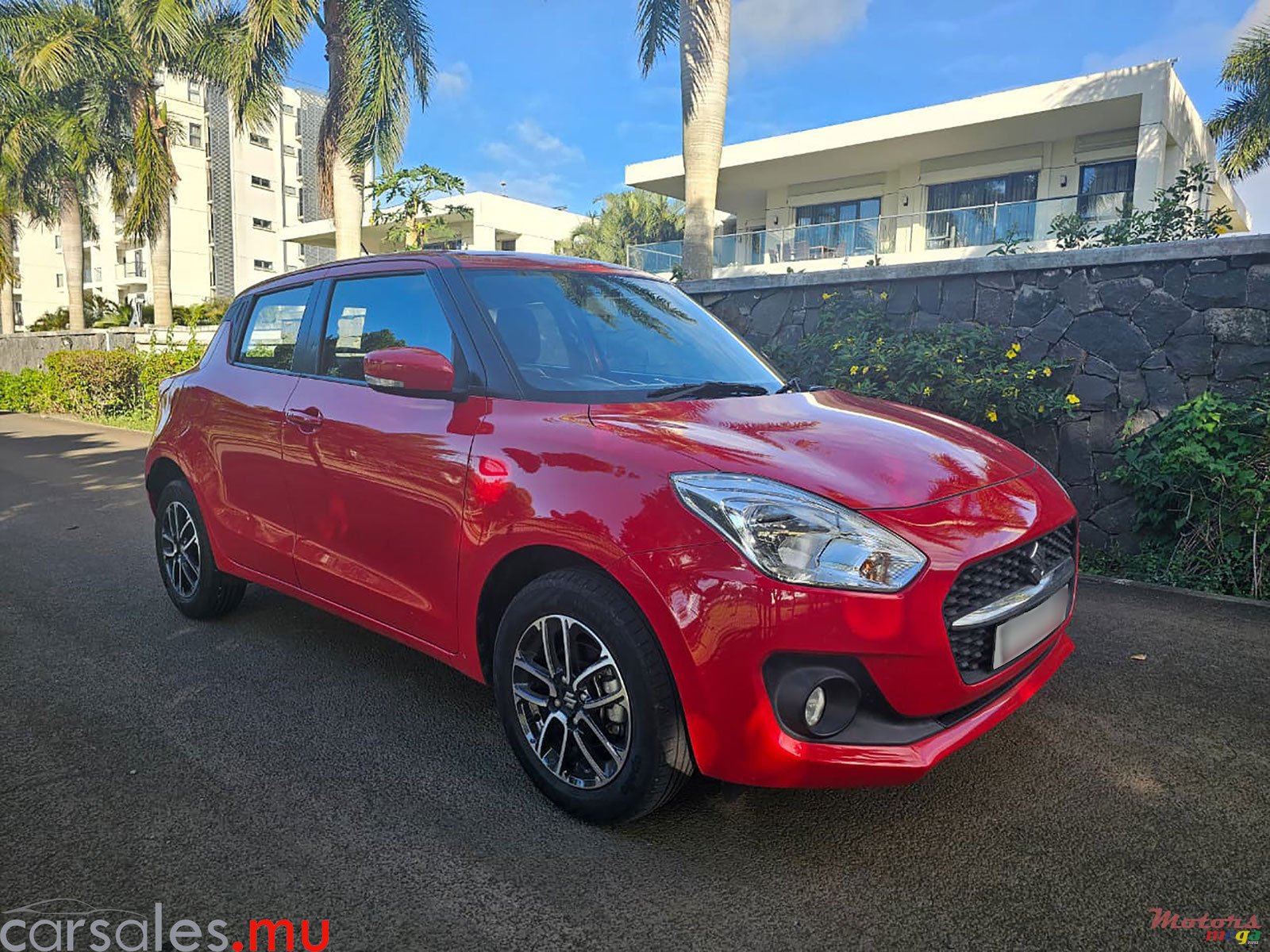 2023' Suzuki Swift GLX 1.2 photo #2