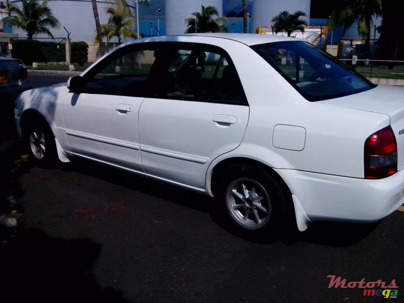 1999' Mazda 323 sedan photo #3