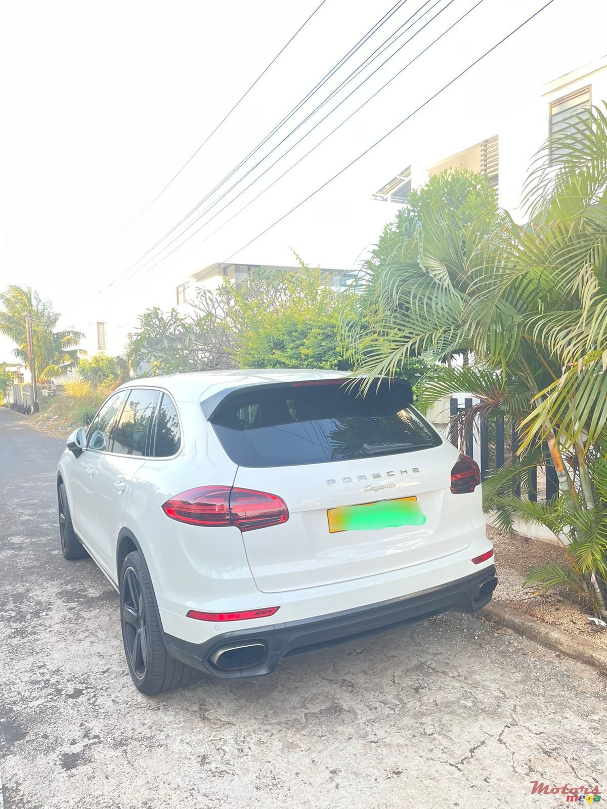 2016' Porsche Cayenne photo #1