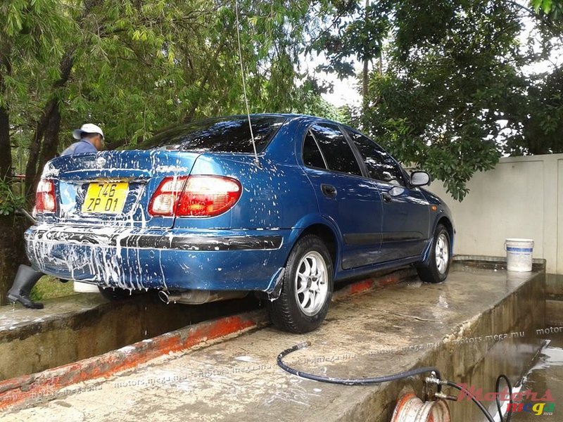 2001' Nissan Sunny photo #1