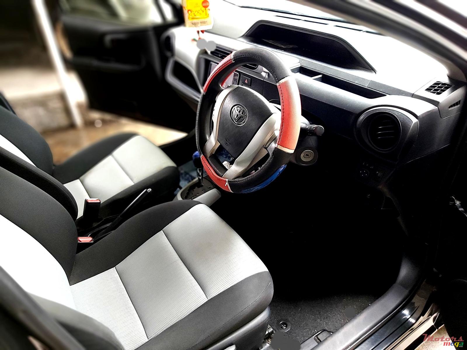 2014' Toyota Aqua photo #5