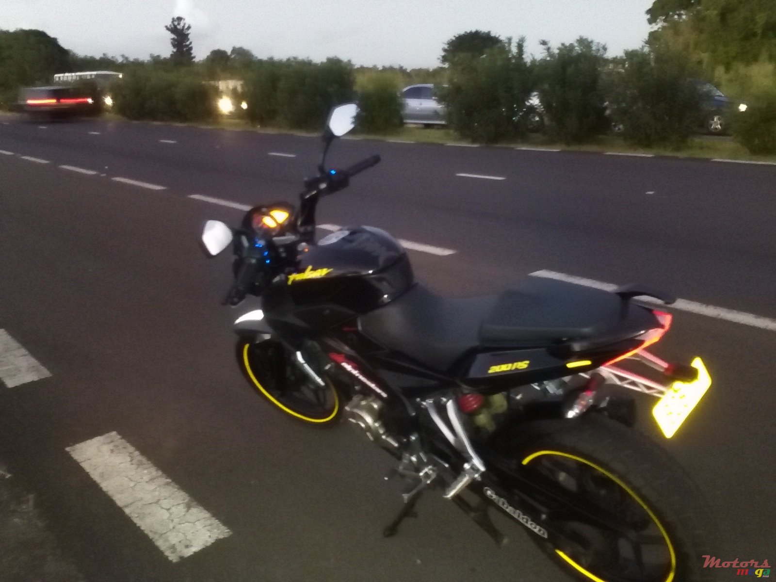 2013' Bajaj Pulsar 200ns photo #1