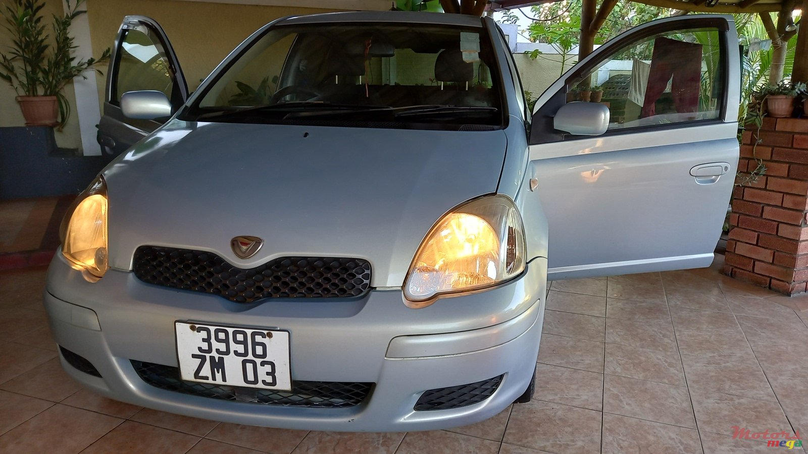 2003' Toyota photo #2