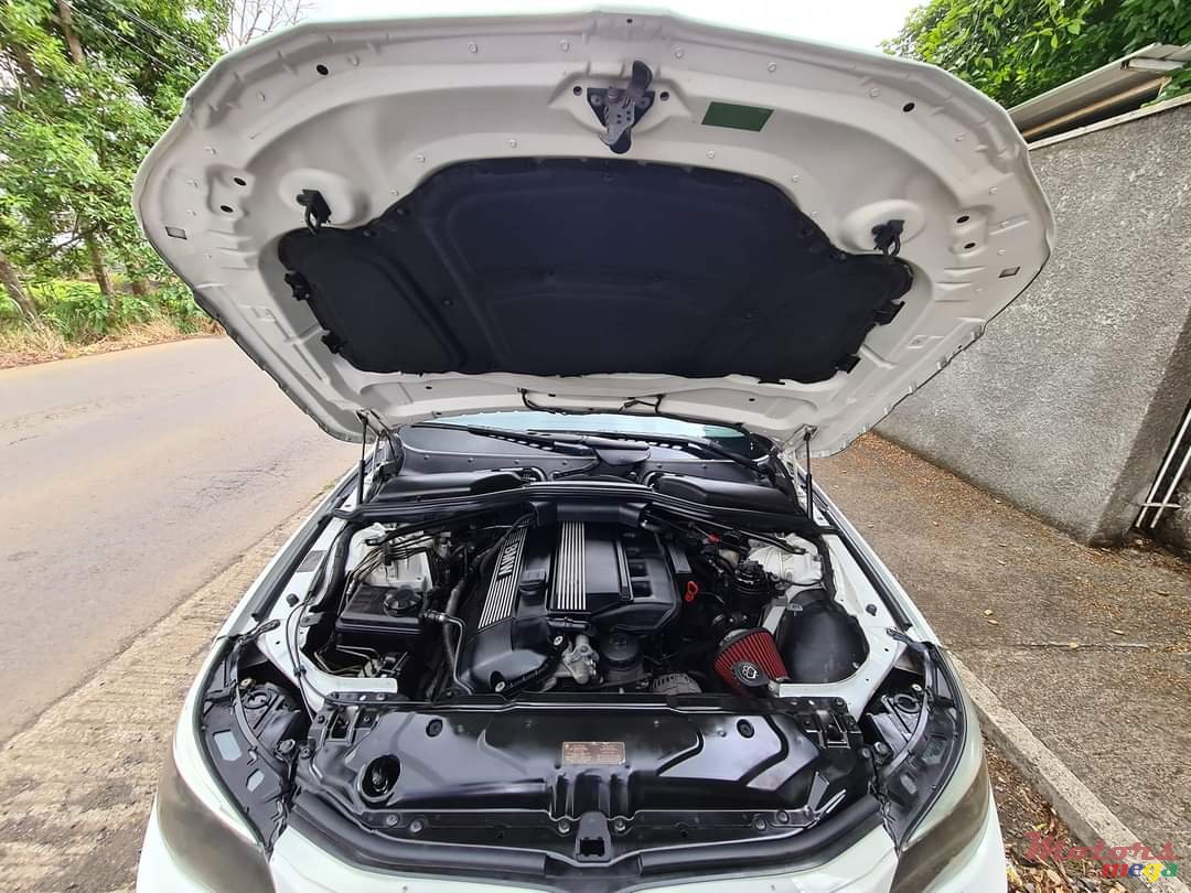 2004' BMW 530 Manual photo #7