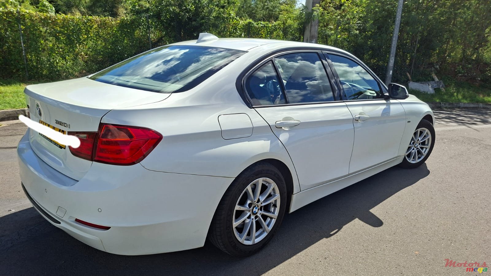 2013' BMW 320 photo #4