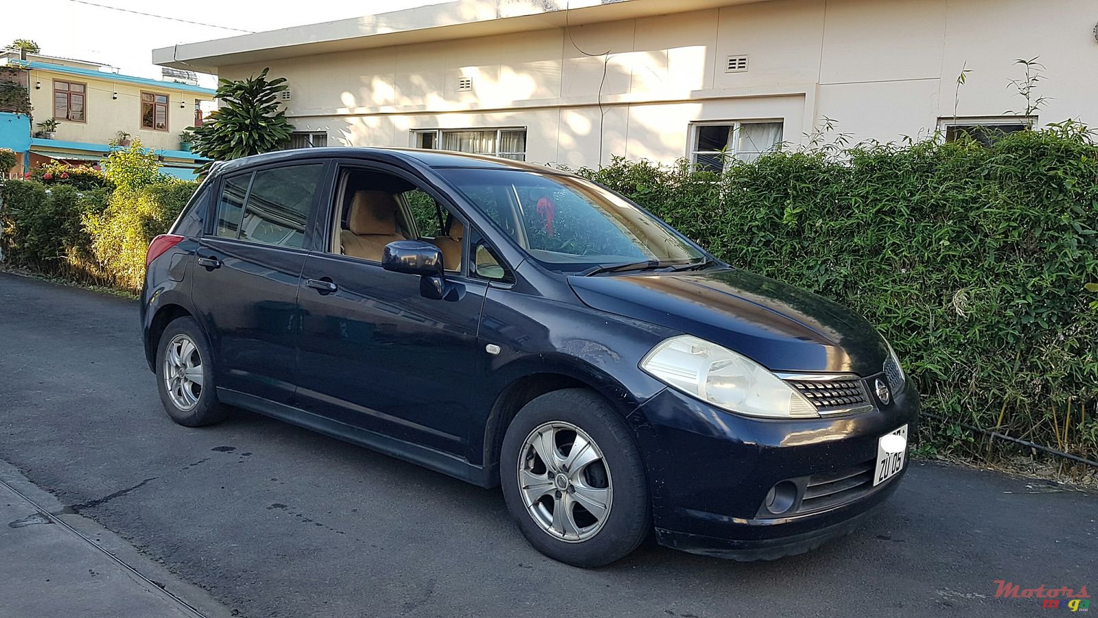 2005' Nissan Tiida Automatic photo #1