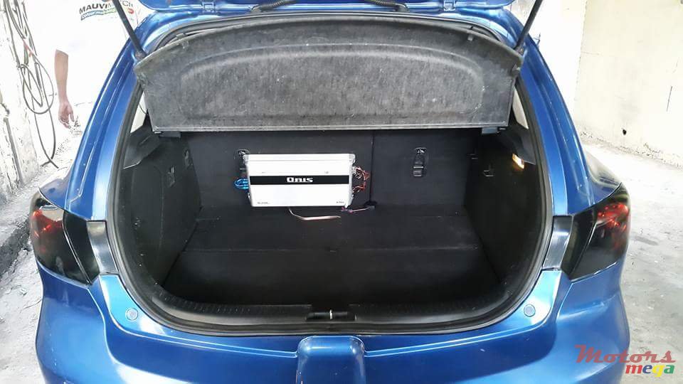 2004' Mazda photo #5