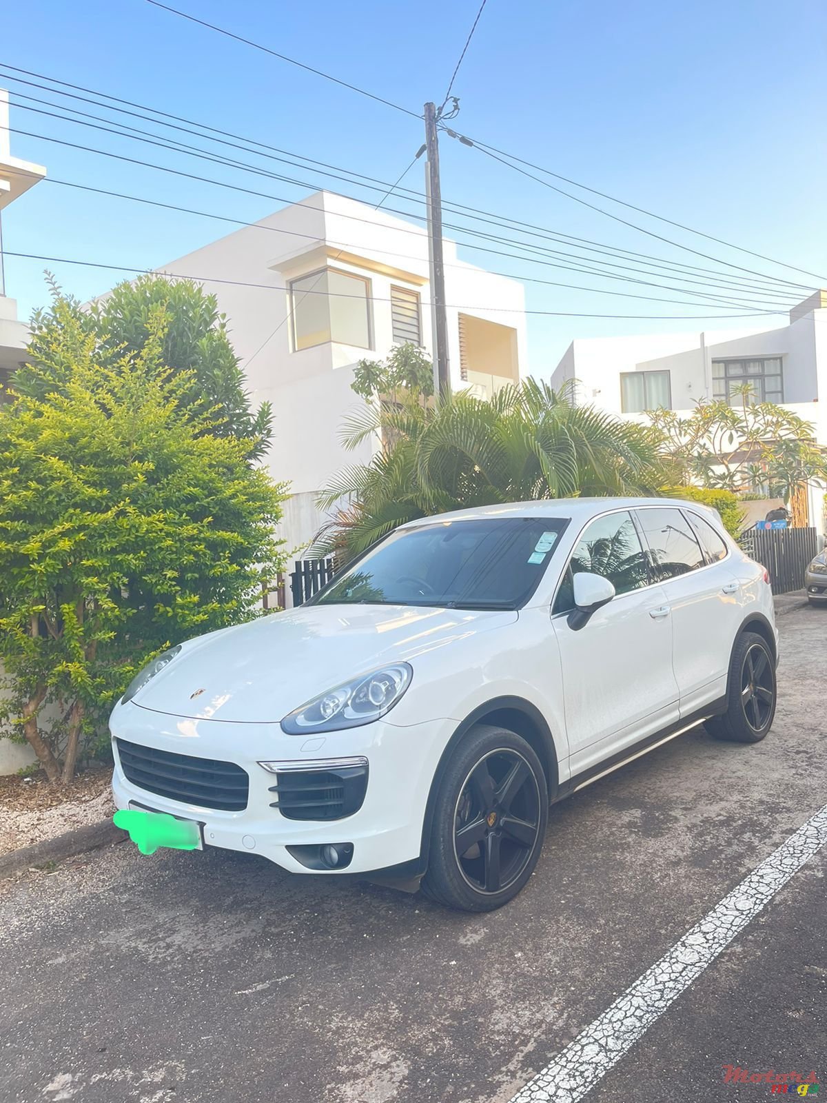 2016' Porsche Cayenne photo #2
