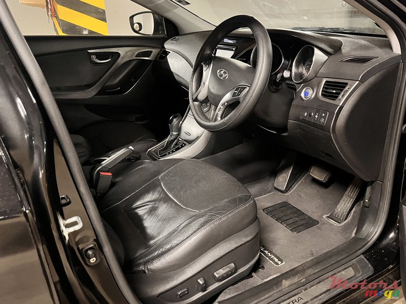 2014' Hyundai Elantra Elite photo #4