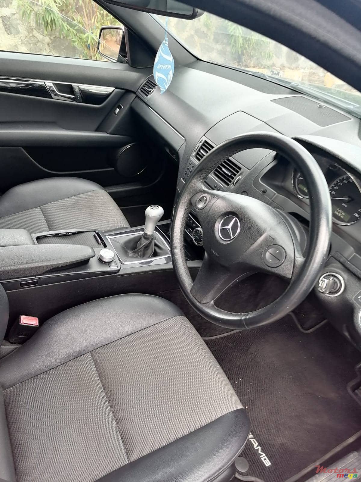 2009' Mercedes-Benz C-Class photo #6