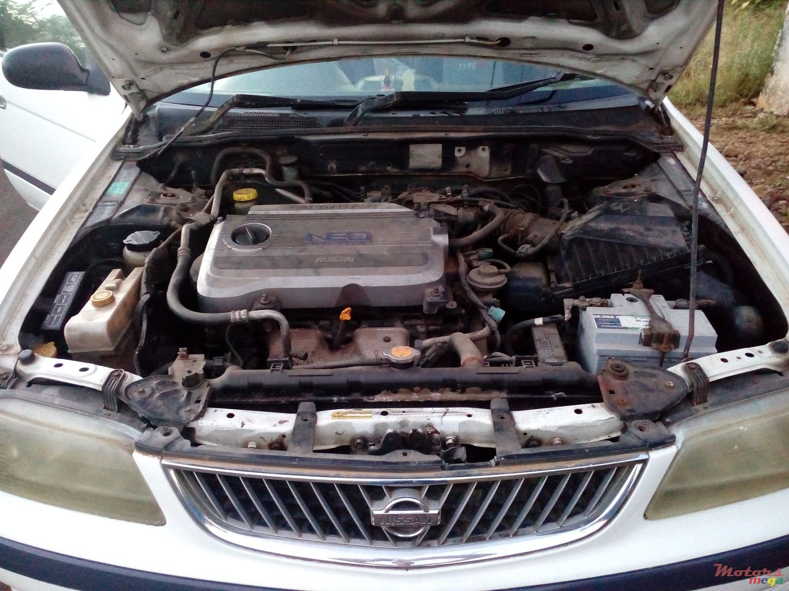 2002' Nissan Sunny photo #2