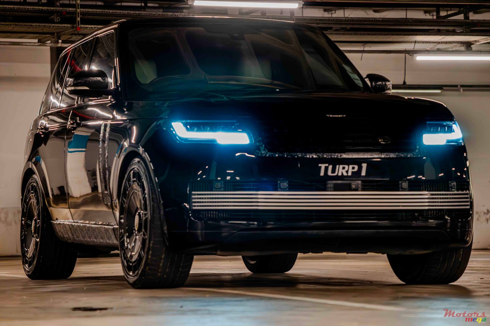 2015' Land Rover Range Rover photo #1