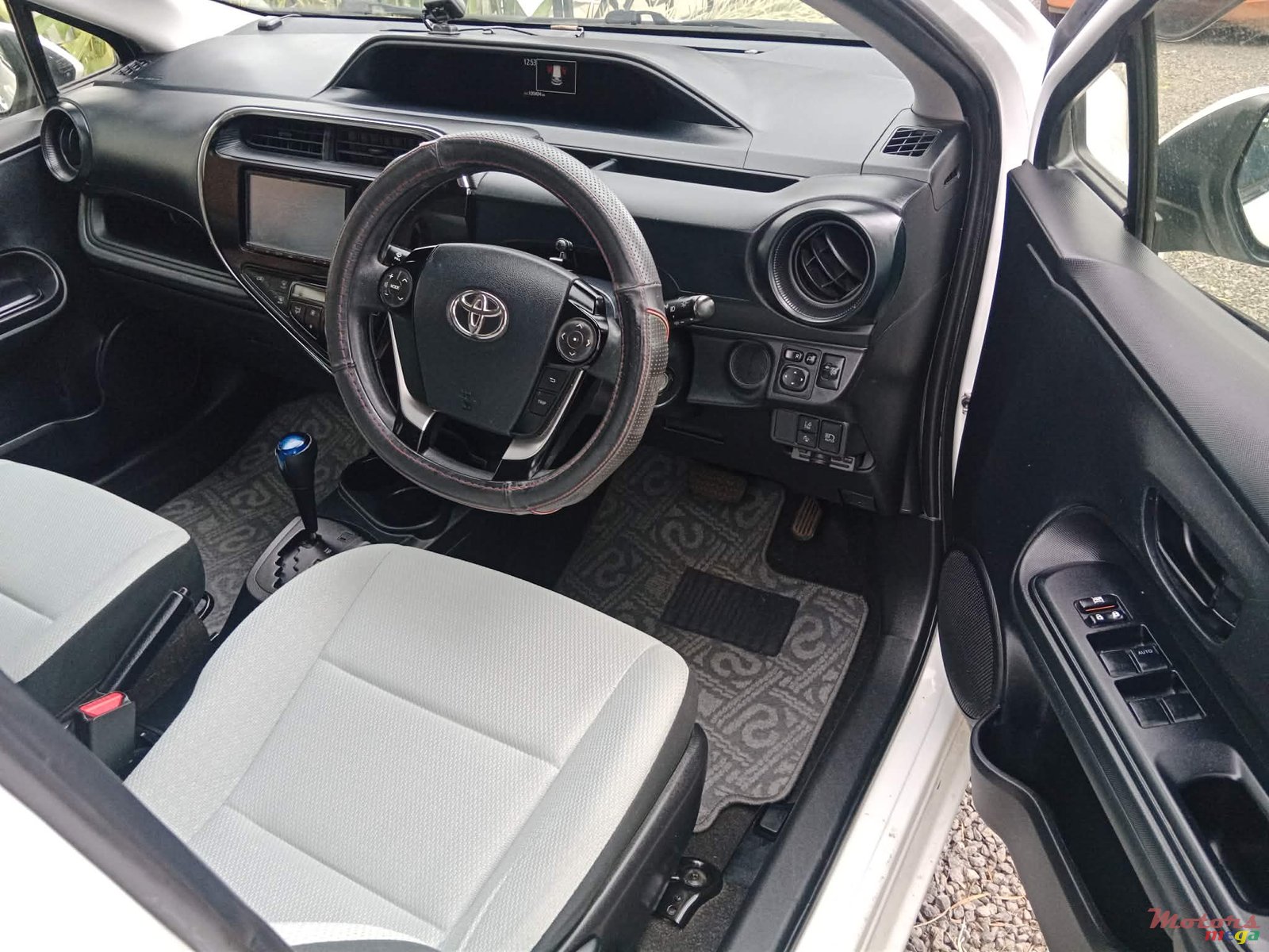 2020' Toyota Aqua 1.5l HYBRID photo #4