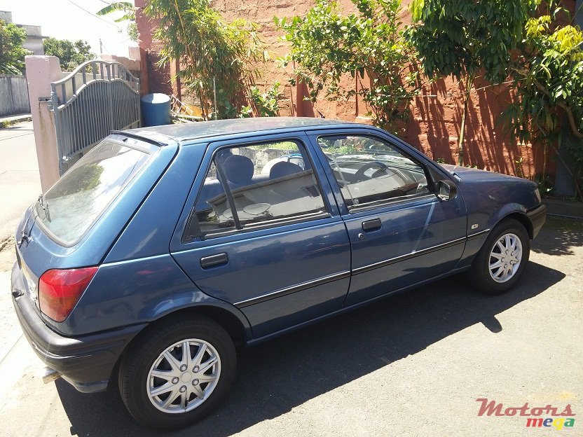 1995' Ford Fiesta photo #2