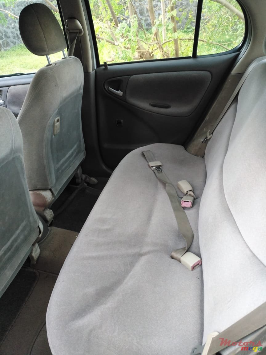 2002' Toyota photo #5