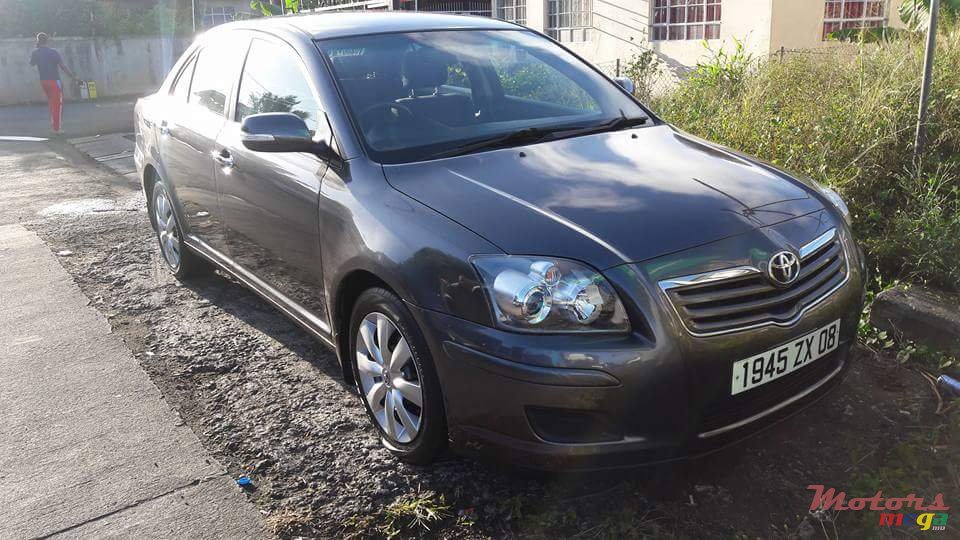 2008' Toyota Avensis photo #1