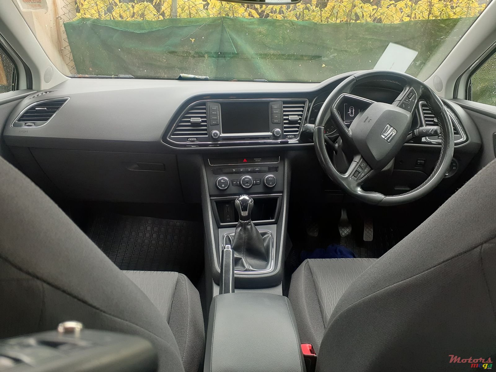 2016' SEAT Leon photo #2