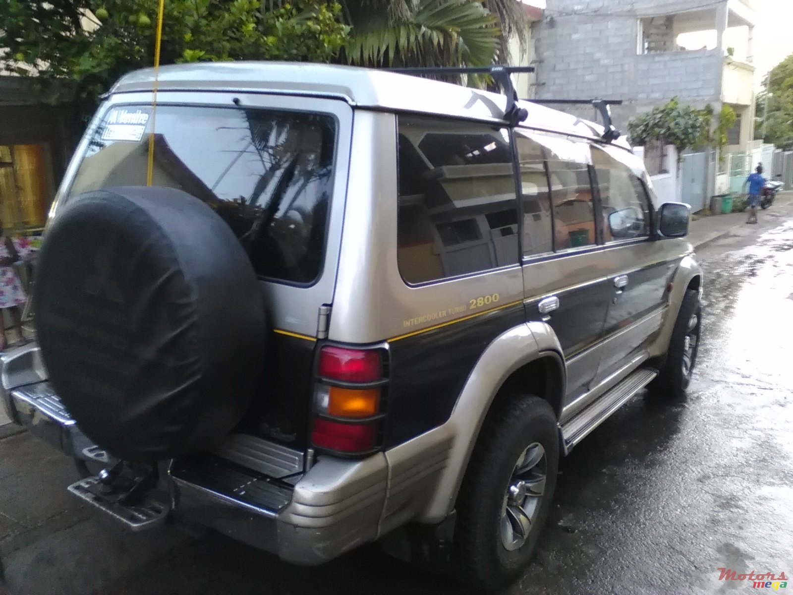 1997' Mitsubishi Pajero photo #4