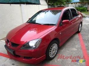 2004' Mitsubishi L300 dorigine photo #1