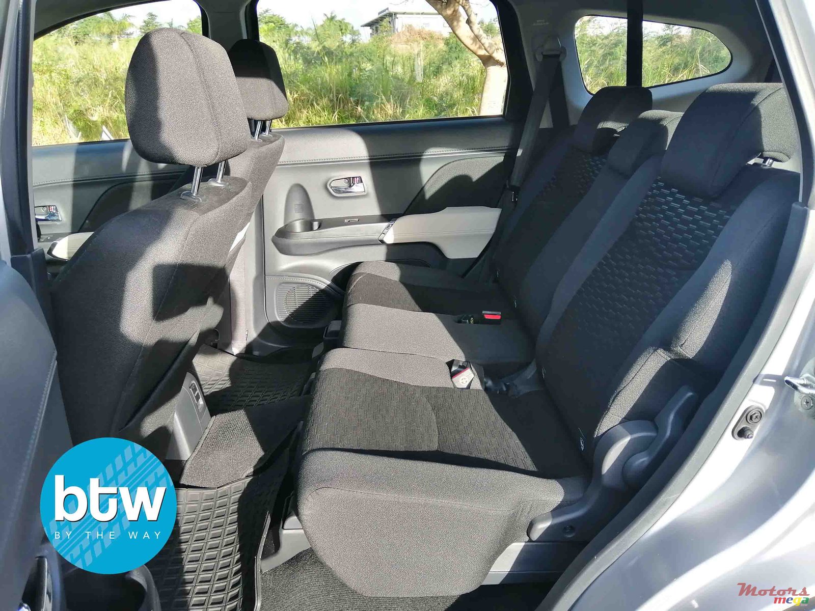 2017' Toyota photo #4