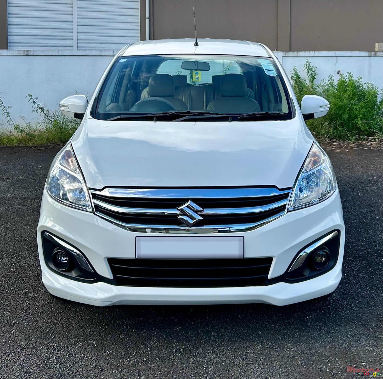 2017' Suzuki Ertiga GLX photo #2