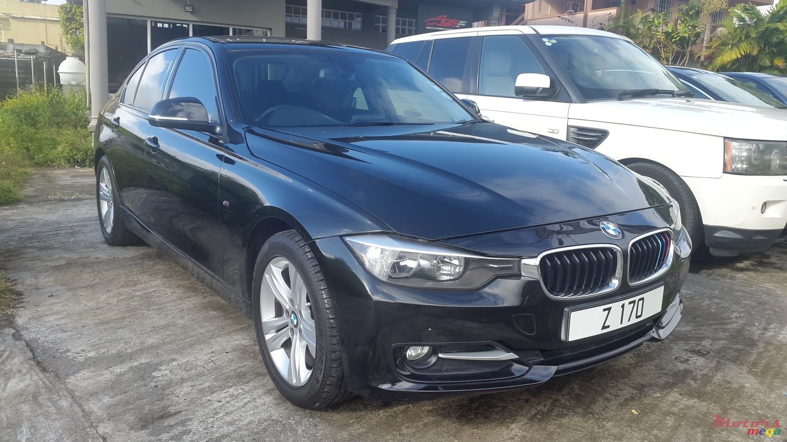 2013' BMW 3 Series Compact photo #1