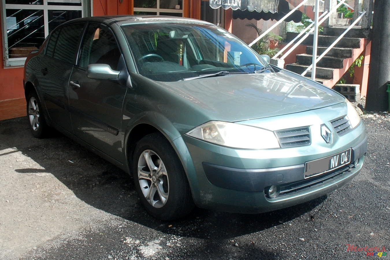 2004' Renault photo #1