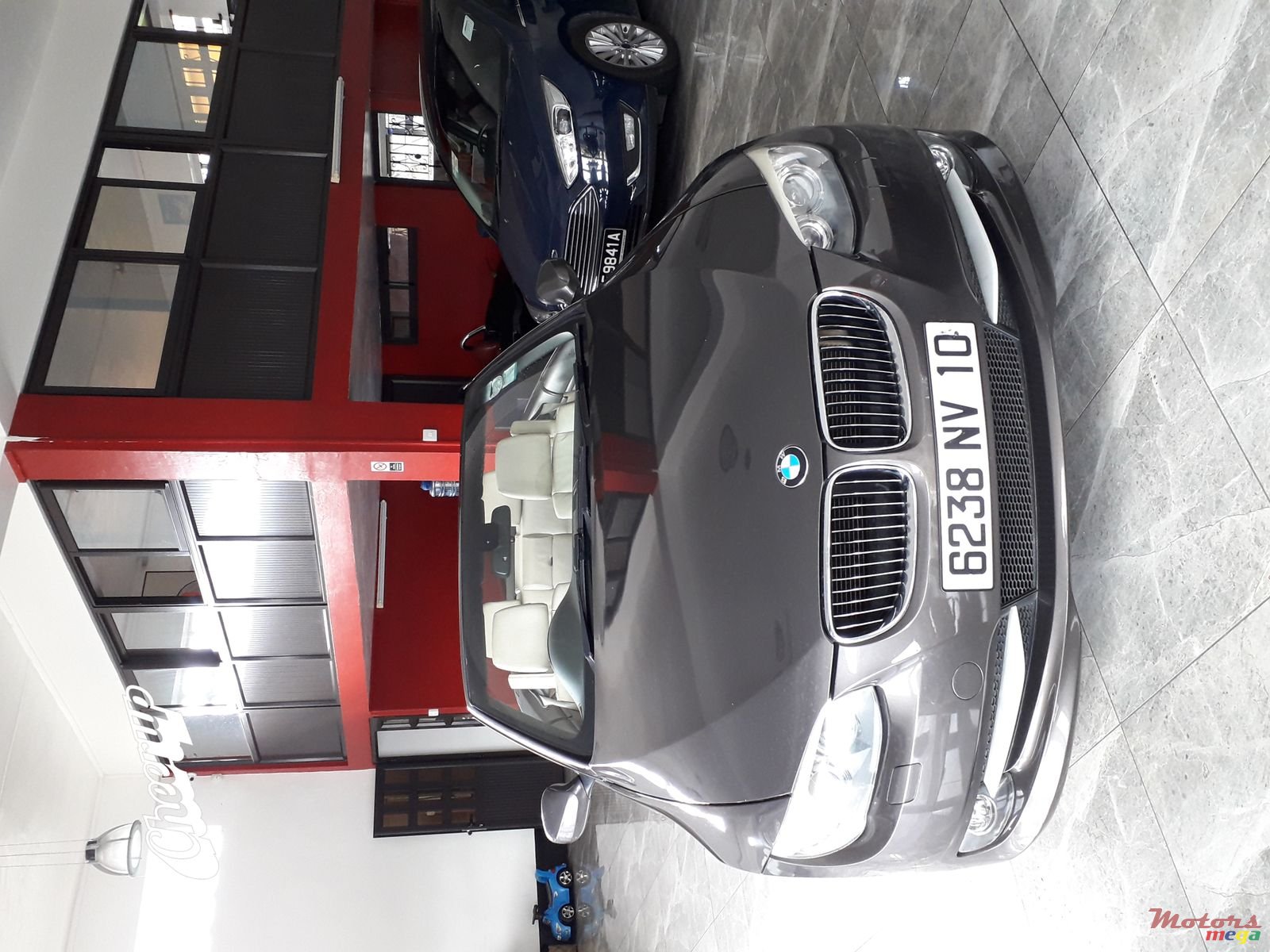 2010' BMW 3 Series Convertible photo #1