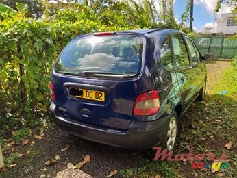 2002' Renault Scenic 1.4L ESSENCE photo #2