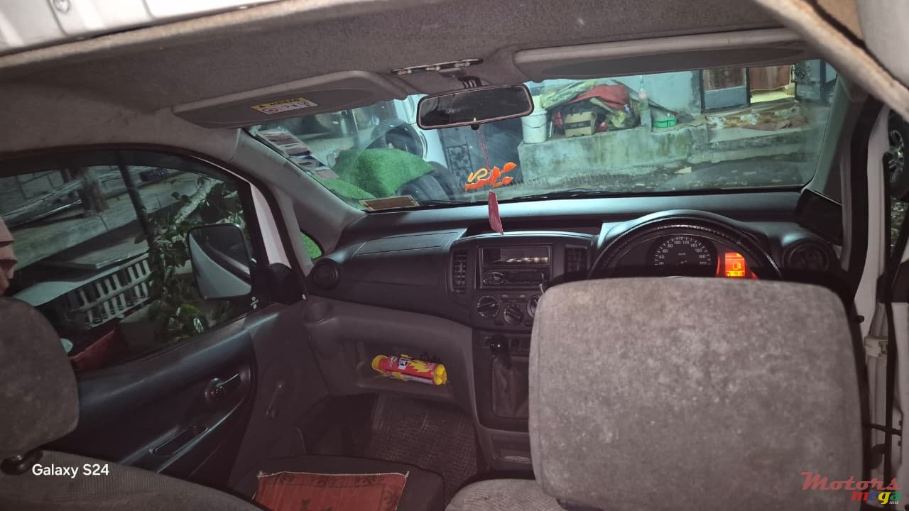 2016' Nissan photo #8