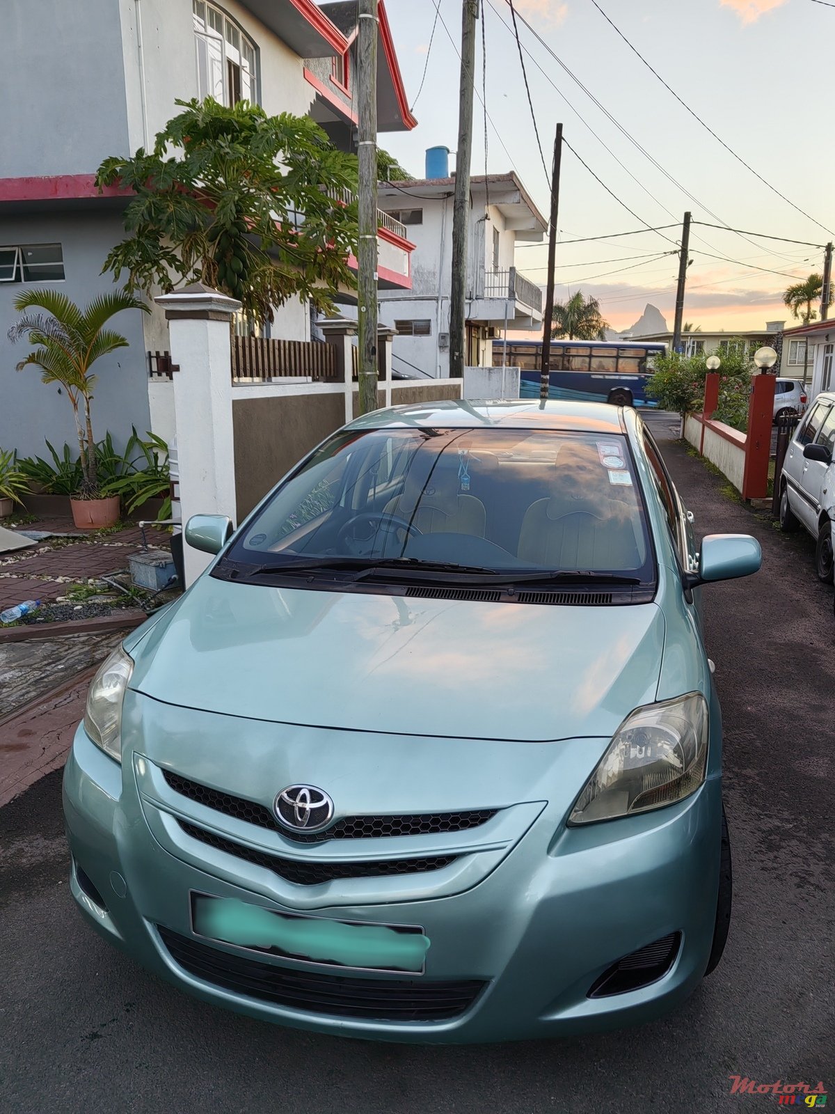 2006' Toyota Belta photo #4