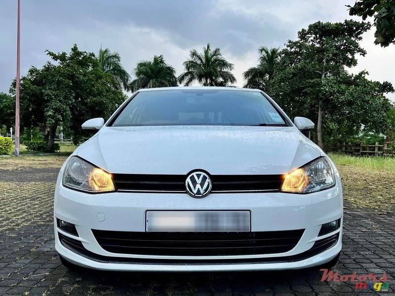 2015' Volkswagen Golf VII photo #2