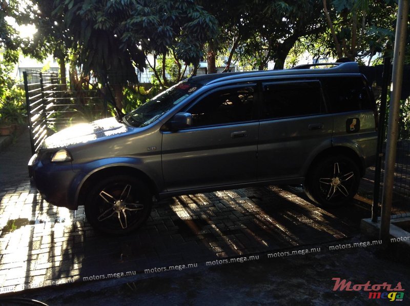 2004' Honda HR-V photo #2