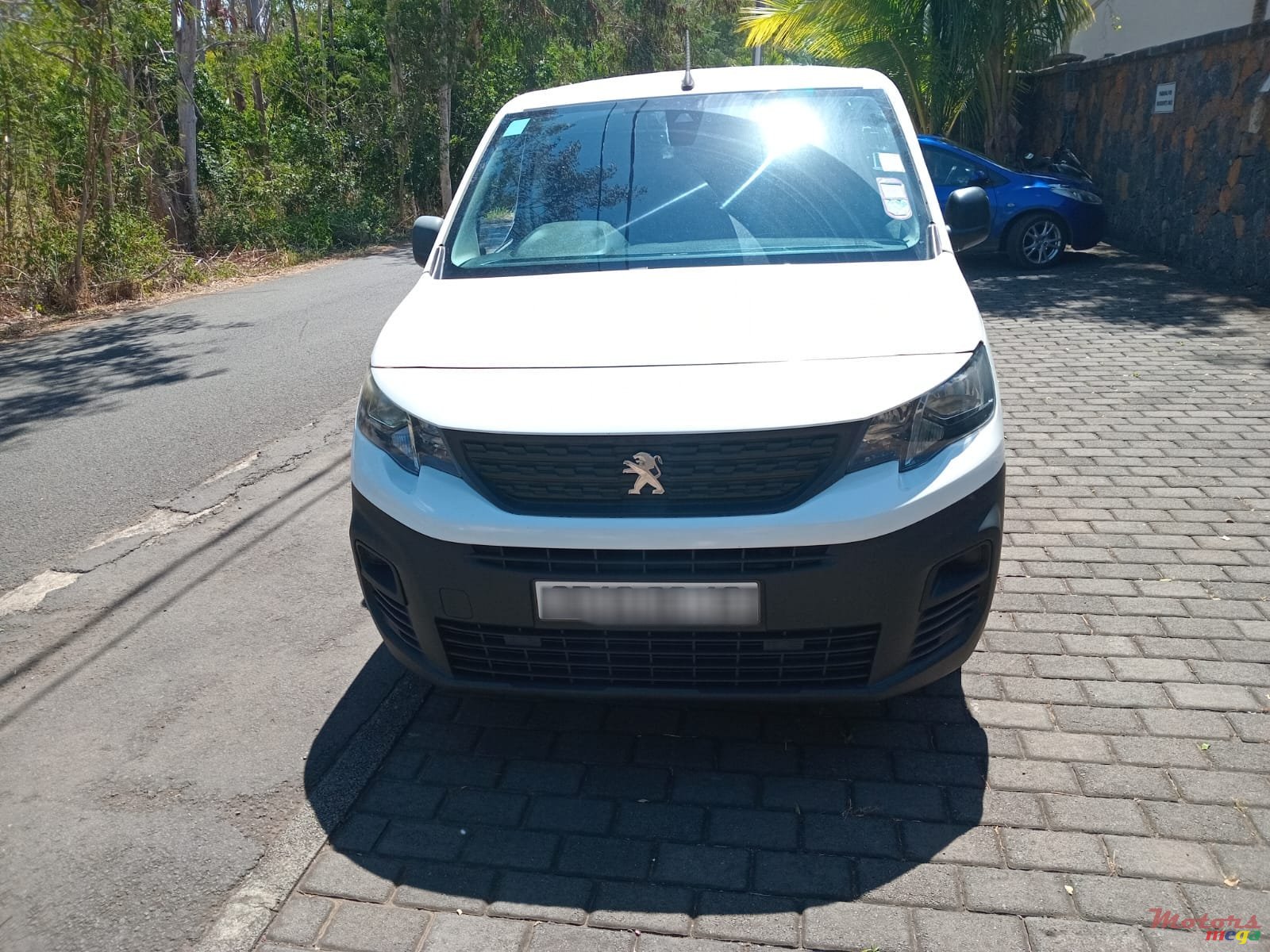 2019' Peugeot Partner photo #1