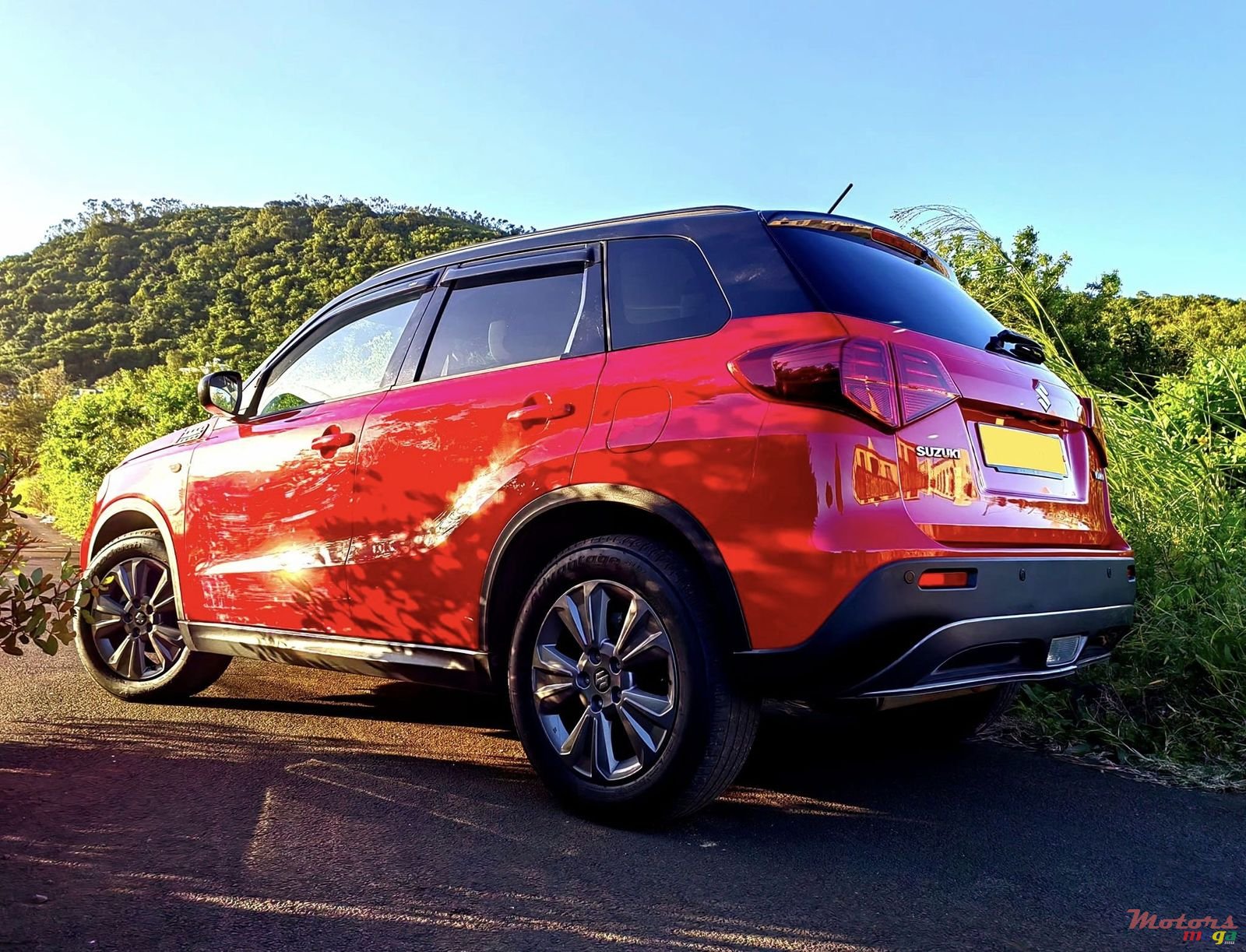2019' Suzuki Vitara photo #2
