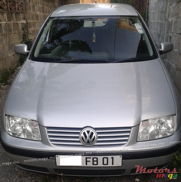 2001' Volkswagen Bora photo #1