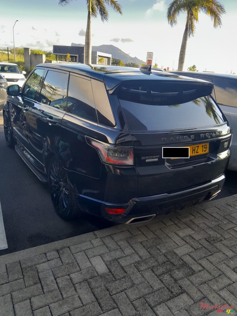 2019' Land Rover Range Rover Sport photo #5