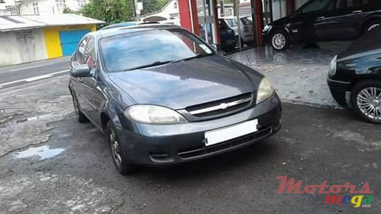 2005' Chevrolet Optra photo #1