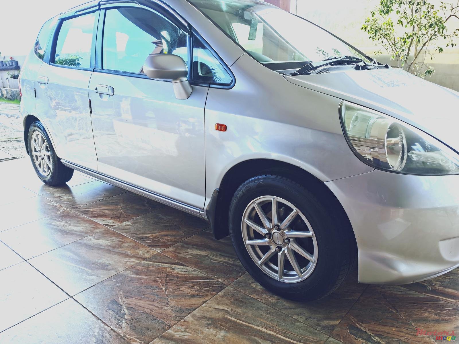 2005' Honda Jazz Compacte photo #1