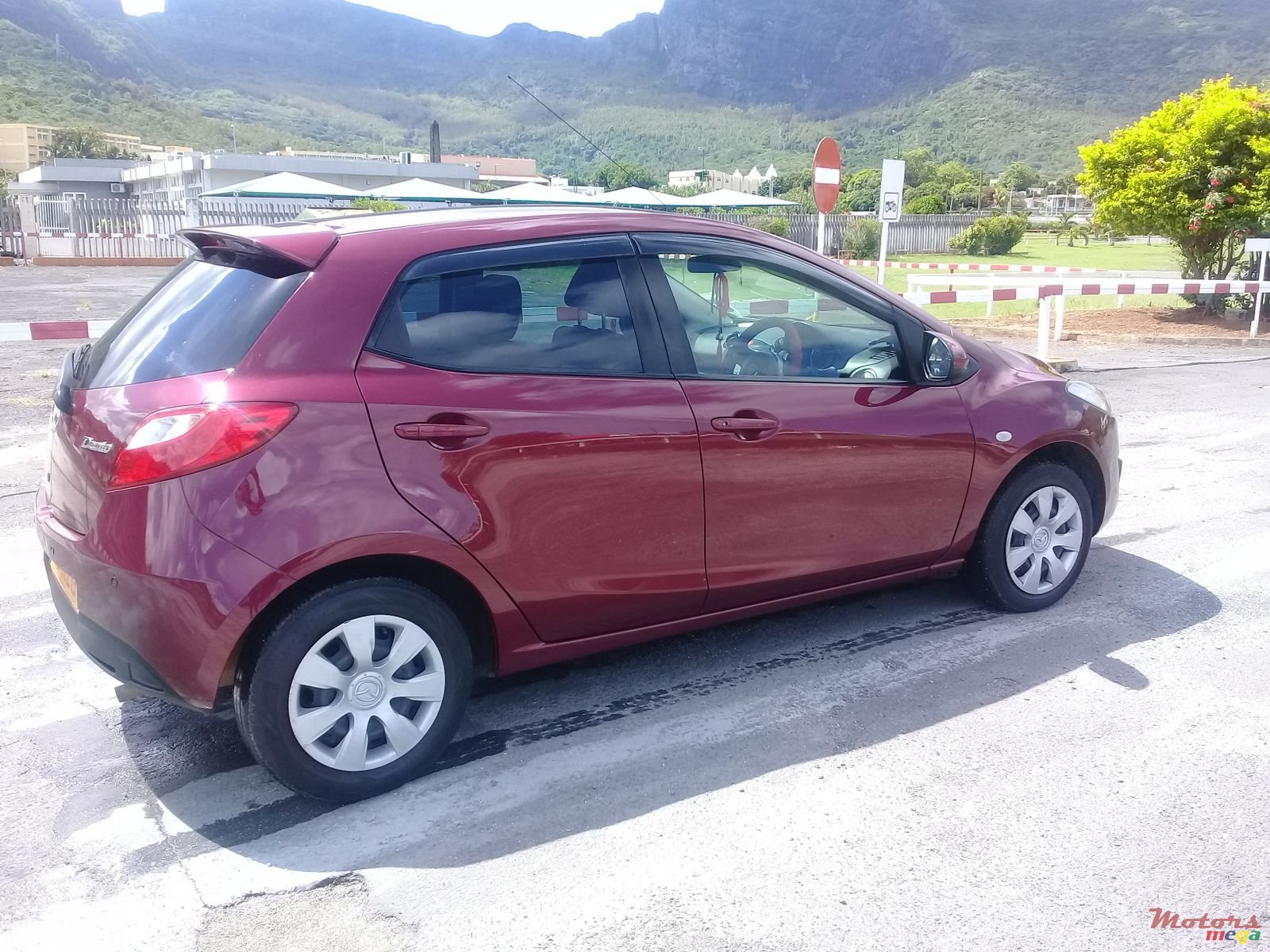 2013' Mazda Demio photo #2