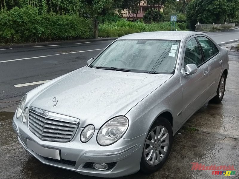 2008' Mercedes-Benz E-Class photo #1